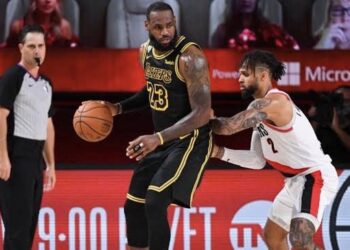 Jugadores de NBA acuerdan terminar boicot por racismo y reanudar playoffs