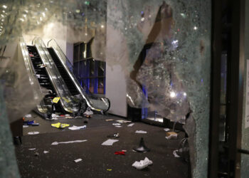 En Chicago estallan disturbios y saqueos; 100 detenidos