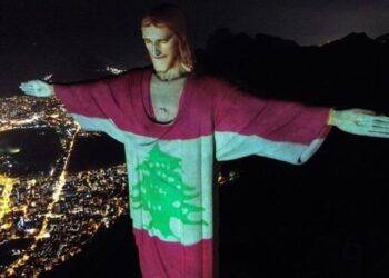 El Cristo Redentor se ilumina con bandera de Líbano en solidaridad con Beirut