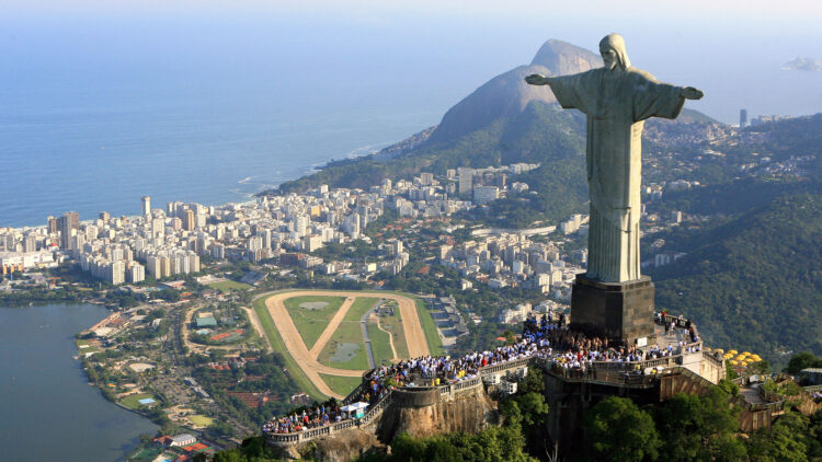 Reabren Cristo Redentor y otras atracciones turísticas en Brasil pese a Covid