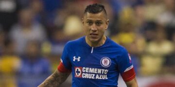 Julio César Domínguez es hospitalizado por infección pulmonar