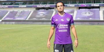 Camilo Sanvezzo es presentado con el Mazatlán FC