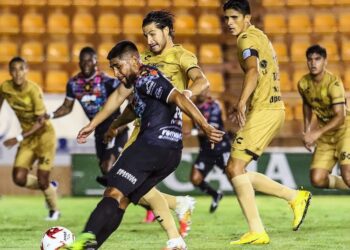 Dorados derrota con contundencia a Alebrijes en su casa