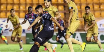 Dorados derrota con contundencia a Alebrijes en su casa