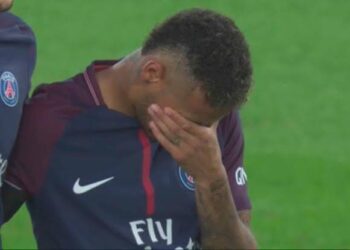 Llora Neymar tras perder la final de la Champions 2020
