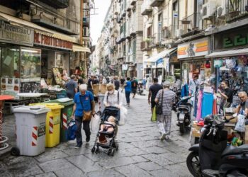 Italia pasa de ser centro de la pandemia de COVID-19 a modelo de éxito en el combate contra el virus