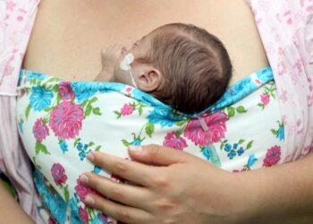 La lactancia materna es la “primera vacuna” de un bebé: IMSS