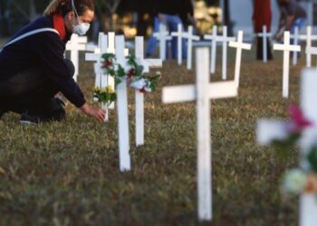 El mundo supera los 750 mil muertos por COVID-19, 400 mil de ellos en América