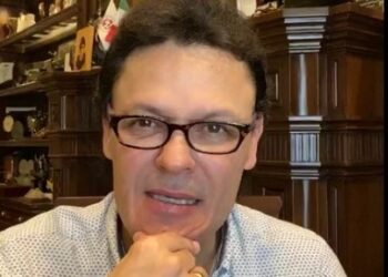 Fanaticos no reconocen rostro operado de Pedro Fernandez