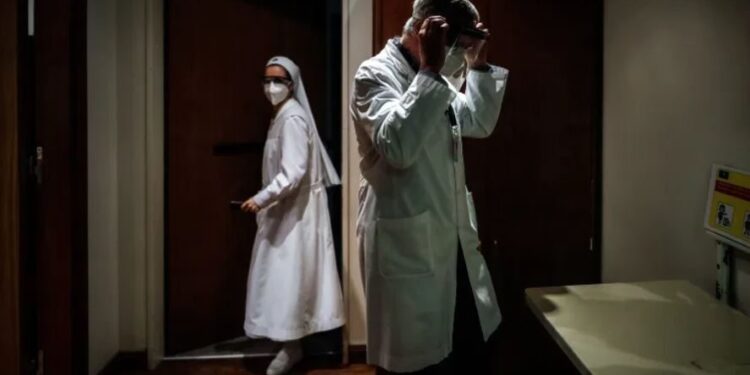 El hospital argentino que permite dar el último adiós a enfermos de COVID-19