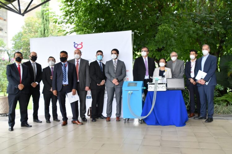 Presentan ventilador mecánico invasivo creado por mexicanos para enfrentar Covid-19