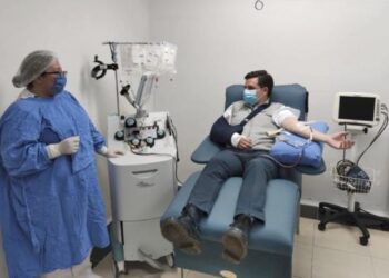 Zoé Robledo, Director del IMSS donó plasma y exhorta a la donación