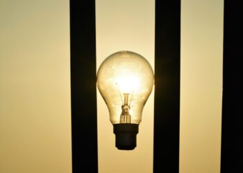 Consejos para ser eficientes a la hora de ahorrar luz