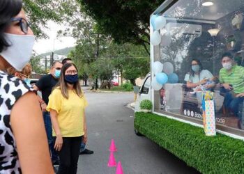 Crean cabina desinfectada para presentar bebés ante pandemia