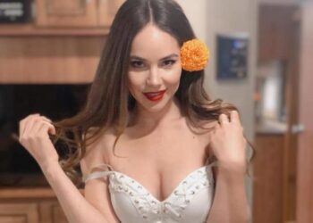 Camila Sodi comparte cómo se entrena en casa