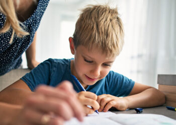 ¿Estresado con las clases digitales? Te presentamos las estrategias que favorecen la atención y el aprendizaje en casa