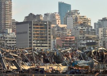 Papa Francisco envía una primera ayuda de 250 mil euros a Líbano tras explosión