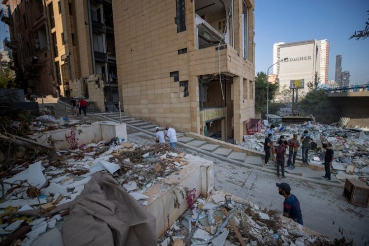 En Beirut más del 50% de la estructura sanitaria no están funcionando tras la explosión