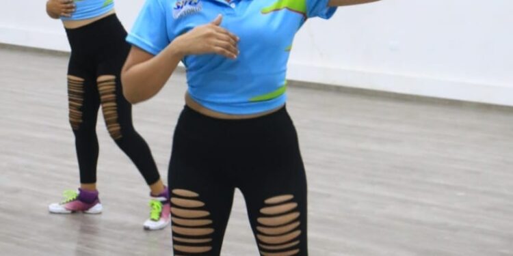 Transmite Gobierno de Victoria clases de zumba en línea