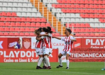 Terrible error de la portera de Cruz Azul y Necaxa gana su primer partido del Apertura 2020