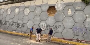 Se derrumba parte del muro de contención de la “Joroba”