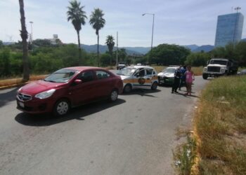 Ocasiona Taxista aparatoso choque