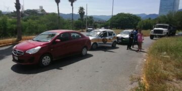 Ocasiona Taxista aparatoso choque