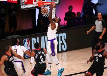 Lakers liquidan a Rockets y van a la final del Oeste de la NBA