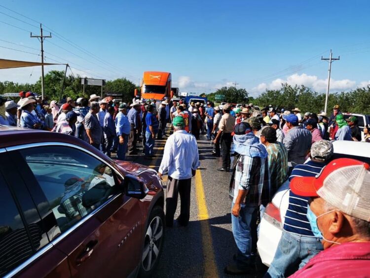 Sorgueros de Tamaulipas recuerdan compromisos a Víctor, Olga y Andrés Manuel