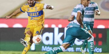 Tigres pone fin a su mala racha y se impone 2-0 a Santos