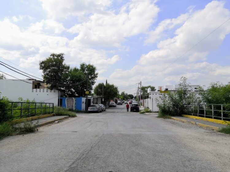 Escucha Rivas a vecinos de  Los Azteca, y reparará puente