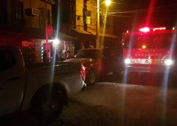 Mujer a punto de morir en incendio