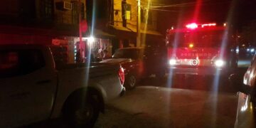 Mujer a punto de morir en incendio