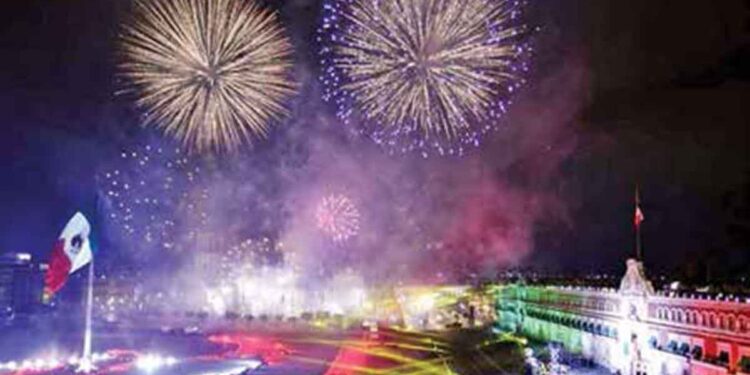 Un viva por el heroico pueblo de México; un festejo histórico con sana distancia