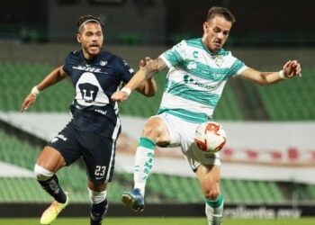 Valioso triunfo de Pumas en Torreón que los pone en la cima del torneo