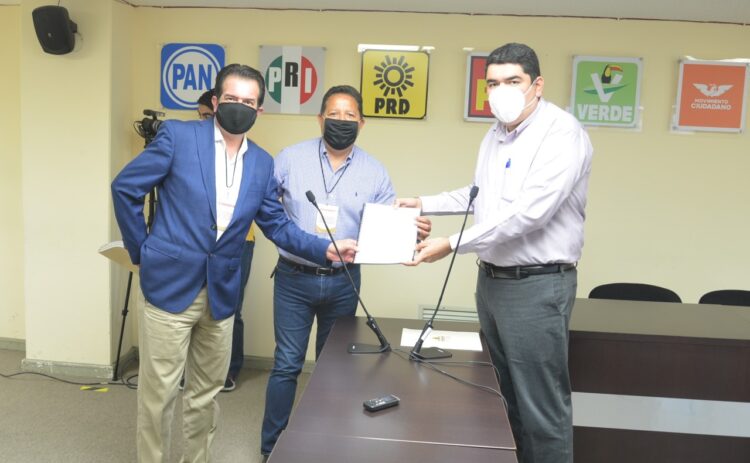 Presenta el Partido Encuentro Solidario (PES) solicitud para participar en la elección del próximo año