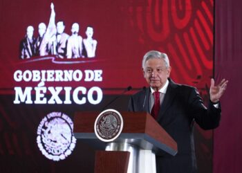 México obtiene 4 veces más agua de la que se da en tratado con EU: AMLO