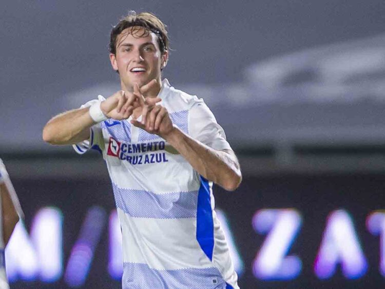 Cruz Azul vence 3-2 a Mazatlán y recupera liderato