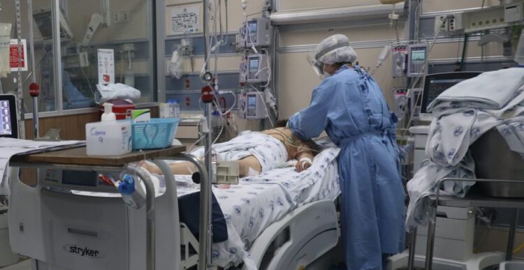 Supera México los 690 mil casos de covid-19