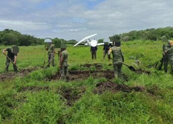 Hallan pista clandestina y aseguran avioneta tipo Cessna en Chiapas