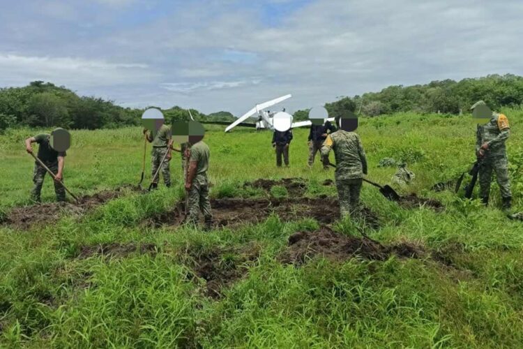 Hallan pista clandestina y aseguran avioneta tipo Cessna en Chiapas