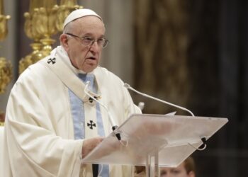 La tierra puede recuperarse si la dejamos descansar: Papa Francisco
