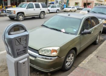 Tiene 50% de descuento  infracción por estacionómetro