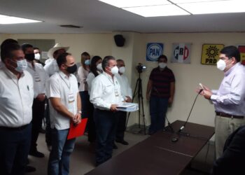 Entrega PRI solicitud de registro al IETAM para proceso electoral 2020-2021