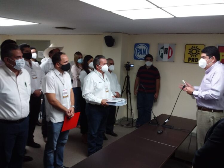 Entrega PRI solicitud de registro al IETAM para proceso electoral 2020-2021