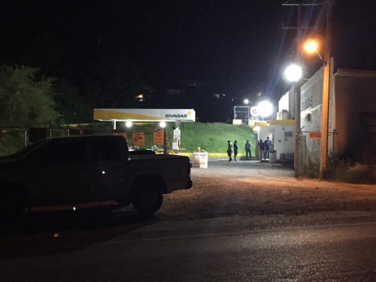 Con cuchillo asaltan ladrones a empleado de Sivagas