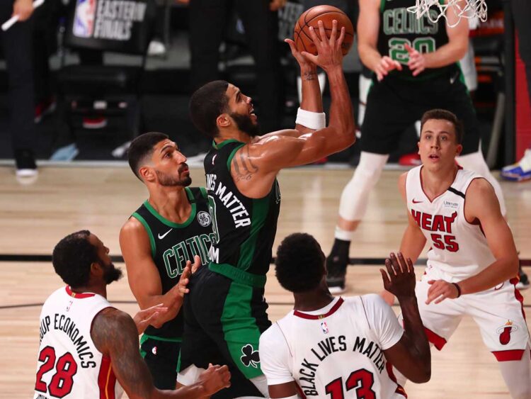 Celtics se impone 121-108 a Miami y pone serie 2-3 
