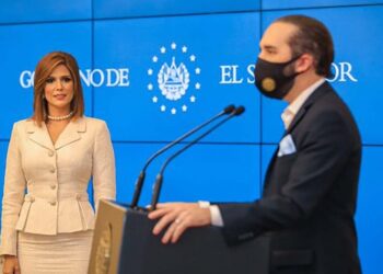 El Salvador nombra a exreina de belleza como embajadora en EU