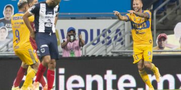 Gana Tigres 2-0 a Monterrey en clásico regio