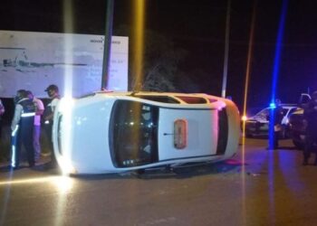 Vuelca auto de seguridad privada en Cd. Victoria